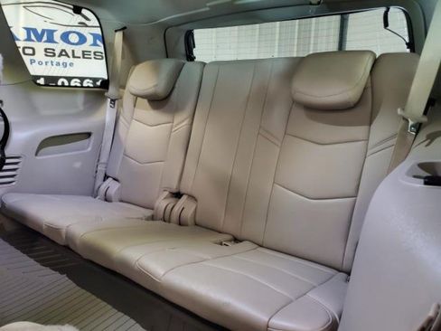 Used 2020 Cadillac Escalade Luxury AWD/4WD image 9