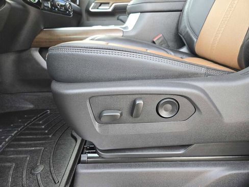 Certified 2025 Chevrolet Silverado 3500 High Country w/ Technology Package image 22