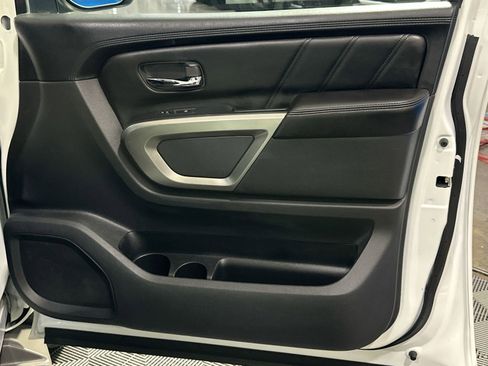 Used 2015 Nissan Armada Platinum image 42