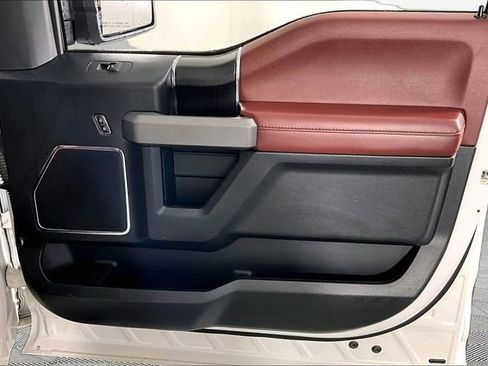 Used 2019 Ford F150 Platinum w/ Equipment Group 701A Luxury AWD/4WD image 28