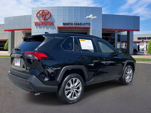 Used 2022 Toyota RAV4 XLE Premium FWD image 6