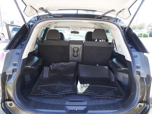 Used 2016 Nissan Rogue S w/ Appearance Package image 15