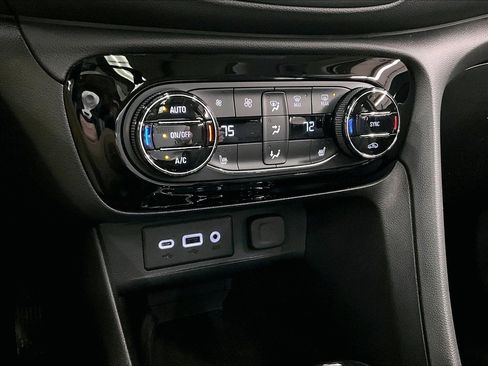 Used 2023 Buick Encore GX Essence w/ Experience Buick Package FWD image 27