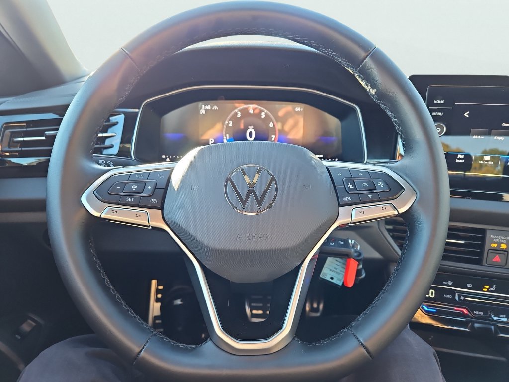 Certified 2025 Volkswagen Jetta Sport FWD image 25