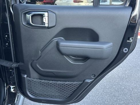 New 2026 Jeep Gladiator Rubicon w/ Technology Group image 16