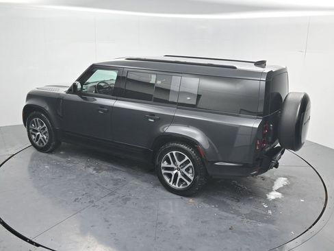 Used 2023 Land Rover Defender 130 X-Dynamic SE image 45