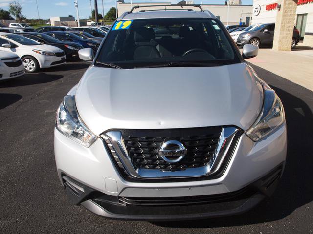 Used 2019 Nissan Kicks SV FWD image 4