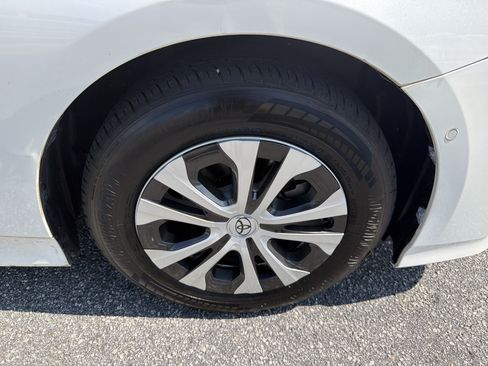 Used 2017 Toyota Prius Four FWD image 22