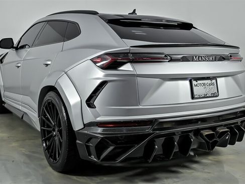 Used 2022 Lamborghini Urus AWD/4WD image 9