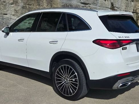 Used 2025 Mercedes-Benz GLC 300 image 8