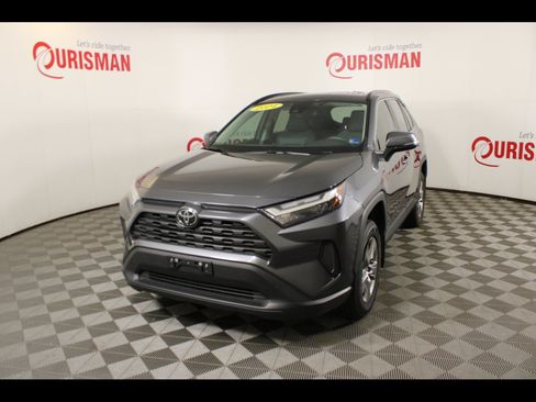 Used 2024 Toyota RAV4 XLE w/ Convenience Package FWD image 1