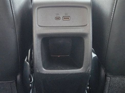 Used 2025 Chevrolet Trax LT FWD image 27