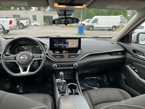 Used 2023 Nissan Altima 2.5 SV w/ SV Premium Package FWD image 26