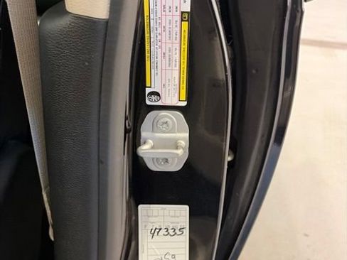 Used 2022 Chrysler Pacifica Limited FWD image 43