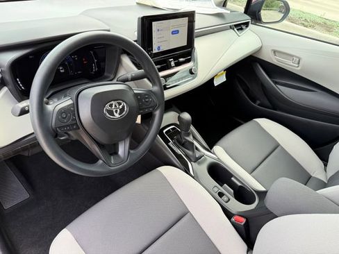 Used 2026 Toyota Corolla LE FWD image 12