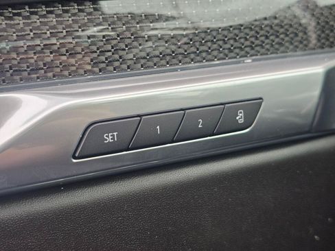 Used 2025 Cadillac Escalade V AWD/4WD image 32