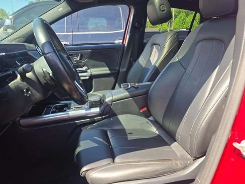 Used 2021 Mercedes-Benz GLA 250 4MATIC w/ Premium Package image 48