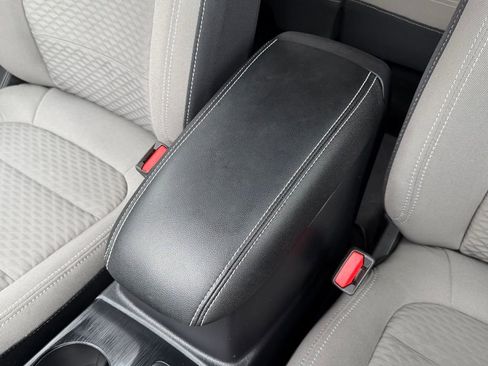 Used 2022 Ford Escape SE w/ SE Sport Appearance Package image 44