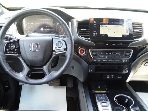 Used 2025 Honda Passport Black Edition image 20