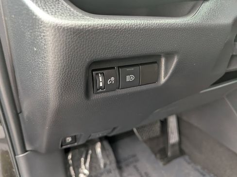 Used 2023 Toyota RAV4 LE AWD/4WD image 15