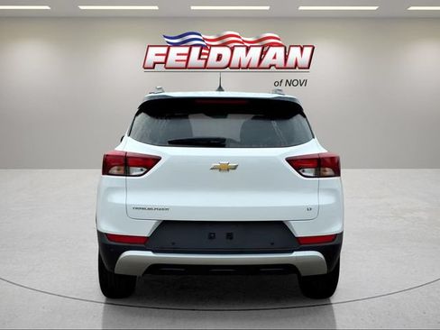 Used 2022 Chevrolet TrailBlazer LT w/ Convenience Package FWD image 4