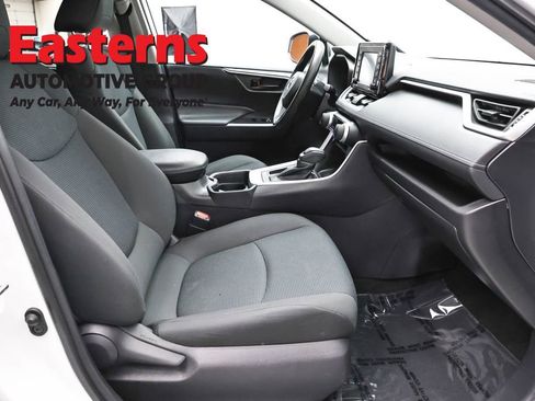 Used 2021 Toyota RAV4 LE FWD image 23
