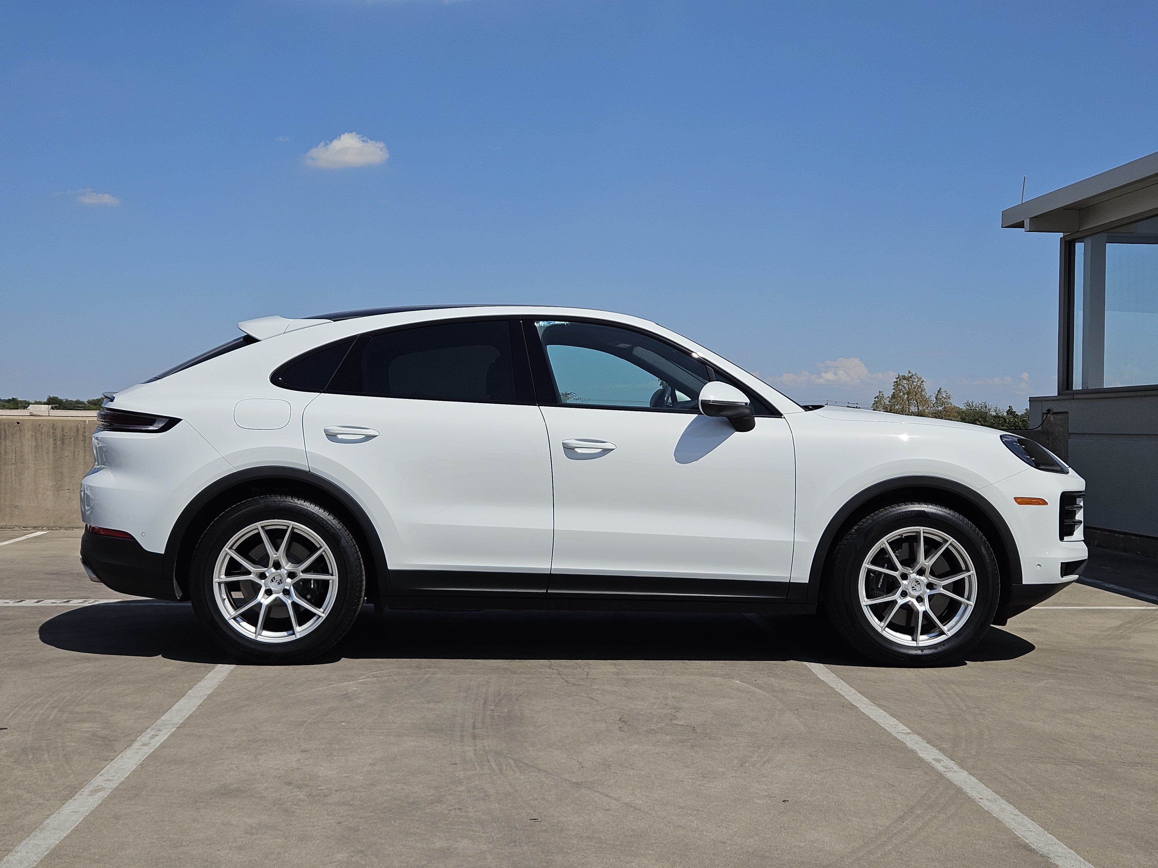 Used 2026 Porsche Cayenne Coupe AWD/4WD image 9