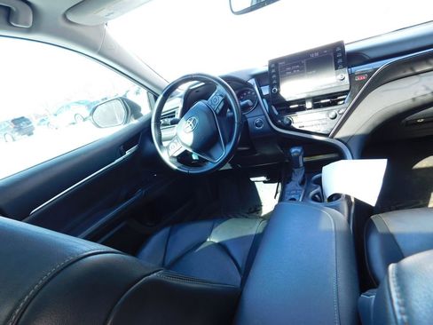Used 2021 Toyota Camry XSE image 3