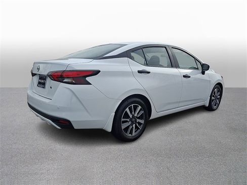 Used 2024 Nissan Versa S w/ S Plus Package image 4