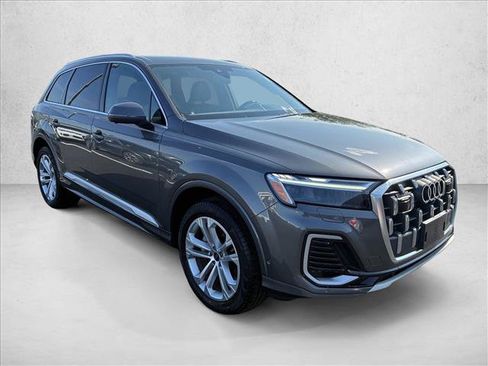 Used 2025 Audi Q7 2.0T Premium w/ Convenience Package AWD/4WD image 3