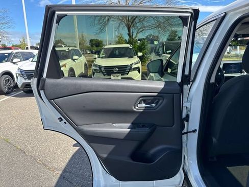 Certified 2025 Nissan Rogue SV AWD/4WD image 23
