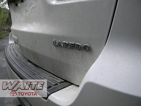 Used 2021 Jeep Grand Cherokee Laredo AWD/4WD image 3