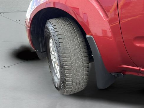 Used 2015 Nissan Frontier SV AWD/4WD image 33
