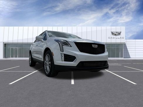 Certified 2023 Cadillac XT5 Sportv w/ LPO, Floor Liner Package AWD/4WD image 8