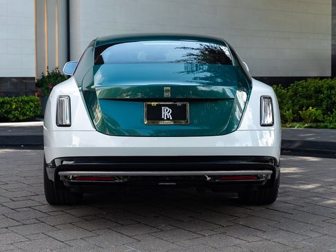 Used 2025 Rolls-Royce Spectre w/ Leather Finishing Pack AWD/4WD image 14