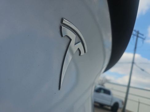 Used 2022 Tesla Model Y Performance image 13