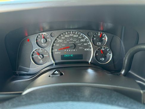 Used 2024 GMC Savana 2500 w/ Driver Convenience Package RWD image 15