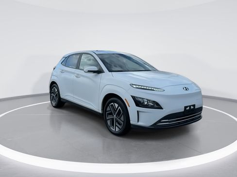 Certified 2022 Hyundai Kona SEL w/ Convenience Package image 9