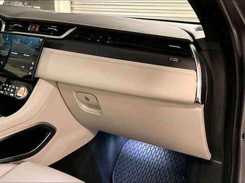 Certified 2025 Jaguar F-PACE R-Dynamic S image 25