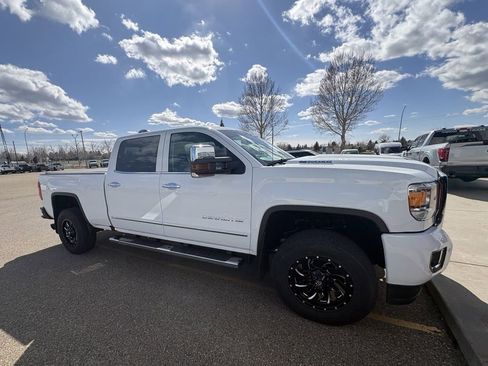 Used 2025 GMC Sierra 3500 Denali Ultimate AWD/4WD image 1