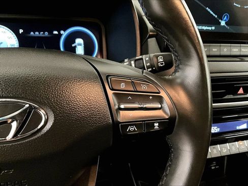 Used 2022 Hyundai Kona Limited AWD/4WD image 18