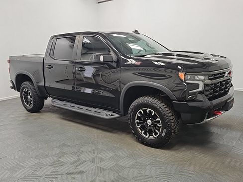 Used 2022 Chevrolet Silverado 1500 ZR2 w/ Technology Package AWD/4WD image 3