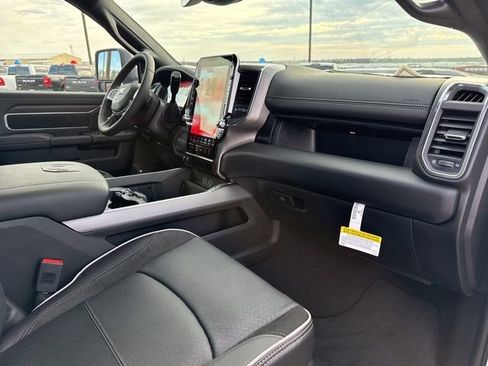 New 2026 RAM 2500 Laramie AWD/4WD image 12