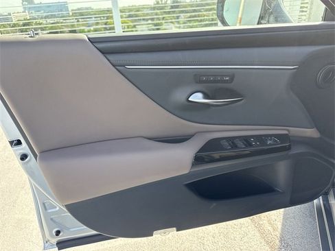 New 2025 Lexus ES 350 w/ Premium Package image 13