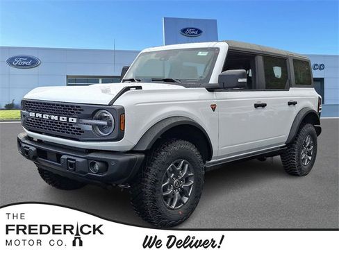 New 2025 Ford Bronco Badlands image 1