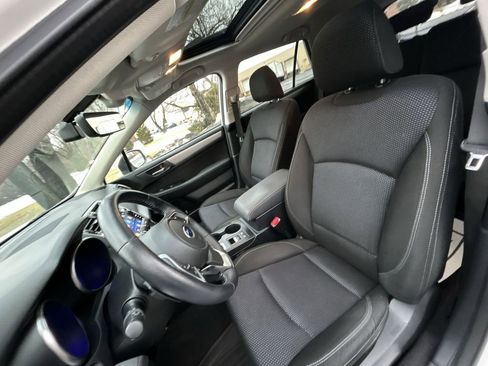 Used 2019 Subaru Outback 2.5i Premium image 15