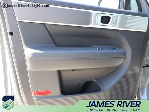 Used 2026 Hyundai Santa Fe SE FWD image 22