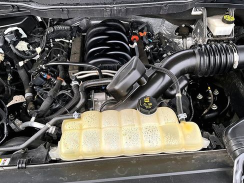 Used 2023 Ford F150 Lariat image 32