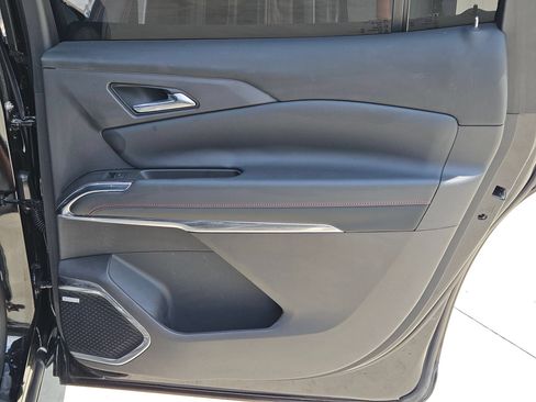 Certified 2025 Chevrolet Traverse RS w/ LPO, Floor Liner Package AWD/4WD image 27