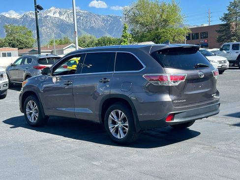 Used 2014 Toyota Highlander XLE AWD/4WD image 7